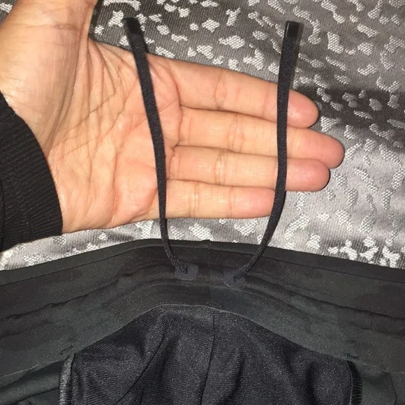 LULULEMON NWOT DARK CAMOUFLAGE LEGGINGS WITH DRAWSTRING N SIDE POCKETS SIZE MED